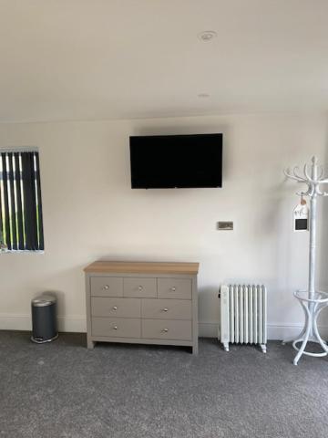 The Snug At Parley Apartment West Parley Екстериор снимка